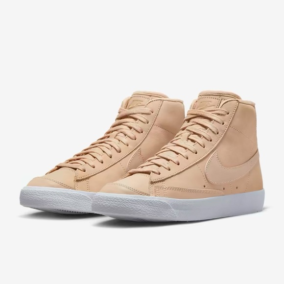 Nike Men’s BLAZER MID PREMIUM MF
VACHETTA TAN/ACHETTA TAN
DQ7572 200 sneakers••• - Picture 3 of 16